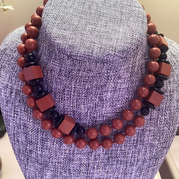 Brick Red and Black Bead Necklace - Picture 4 of 4